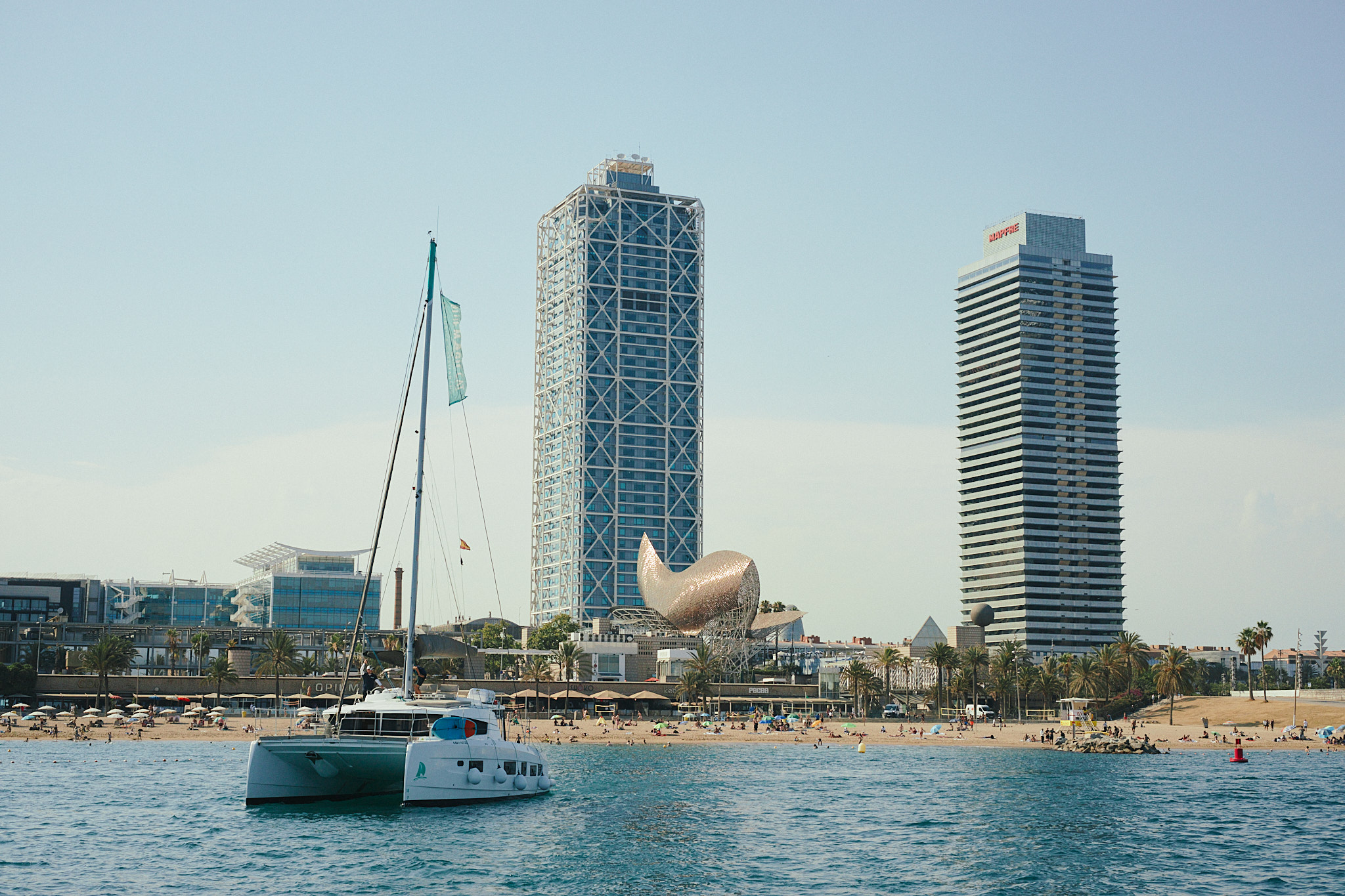 Catamarán BlueMagicCat en Barcelona